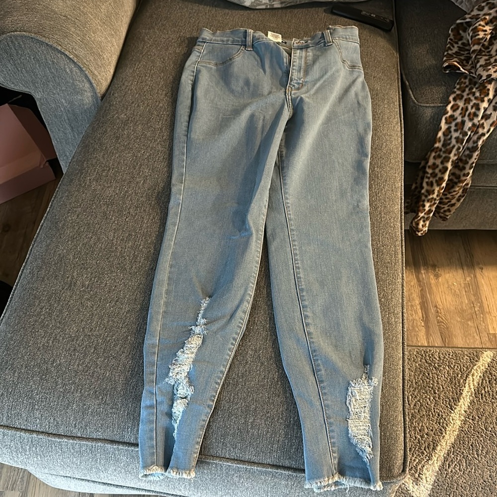 DISTRESSED jeans